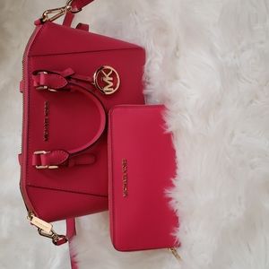 Michael kors pink tote